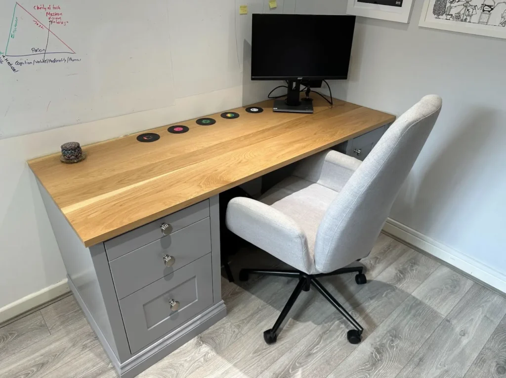 Built-In Office Furniture