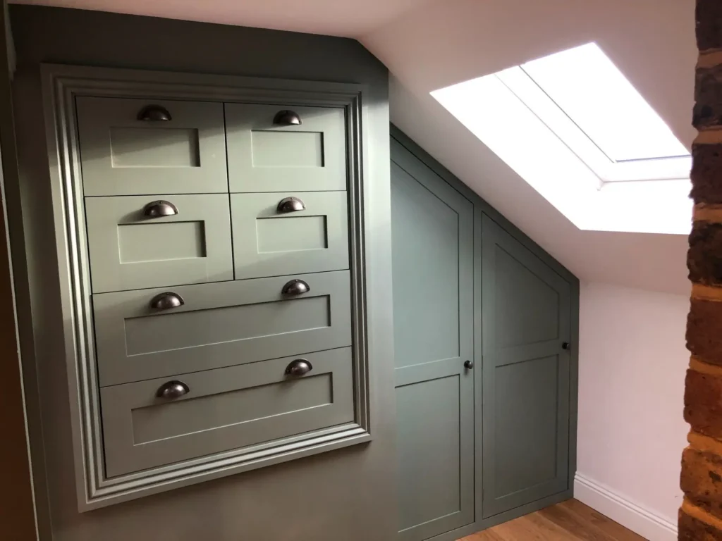 Small Bedroom Fitted Wardrobes