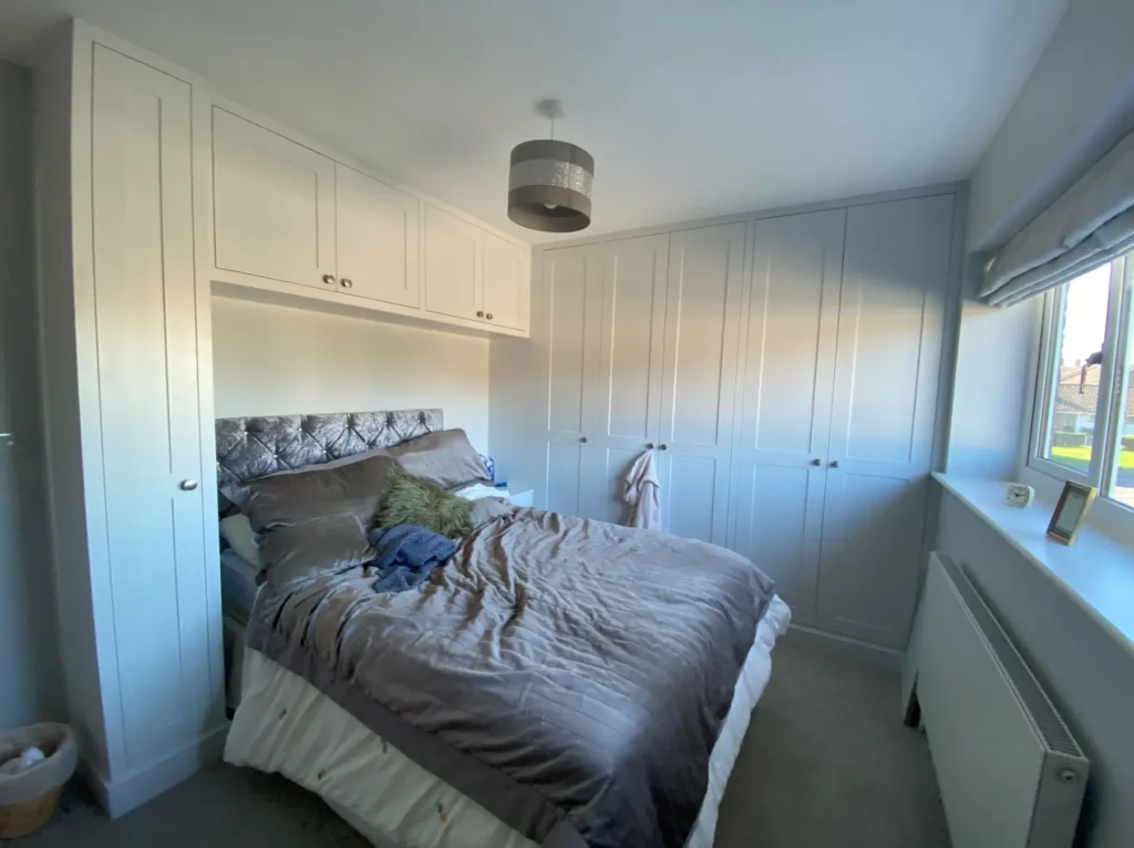 Small Bedroom Fitted Wardrobes